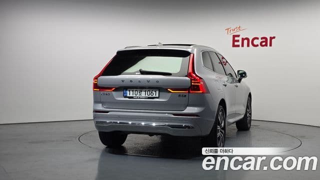 Volvo XC60 2022 — Photo 6/20