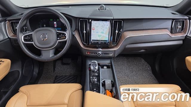 Volvo XC60 2022 — Photo 4/20