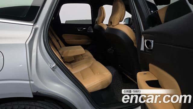 Volvo XC60 2022 — Photo 3/20