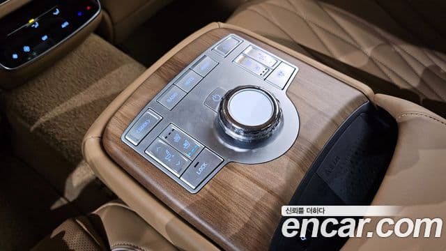 Genesis G80 2024 — Photo 12/20