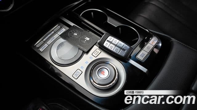 Genesis Electrified G80 2021 — Şəkil 9/20