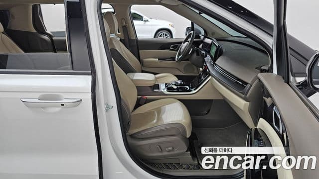 Kia Carnival 2021 — Фото 11/20