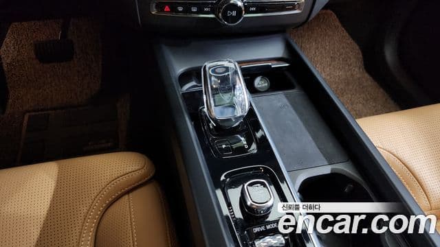 Volvo XC60 2021 — Şəkil 9/20
