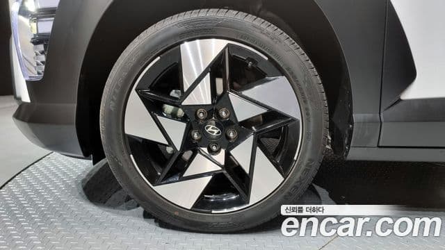 Hyundai Kona 2023 — ფოტო 5/20