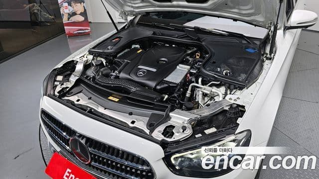 Mercedes-Benz E-Class 2022 — ფოტო 6/20