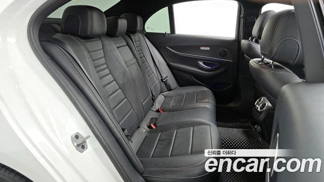 Mercedes-Benz E-Class 2022 — ფოტო 12/20