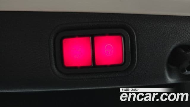 Mercedes-Benz E-Class 2022 — ფოტო 20/20