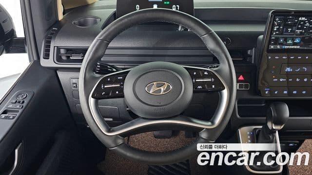 Hyundai Staria 2023 — Şəkil 13/20