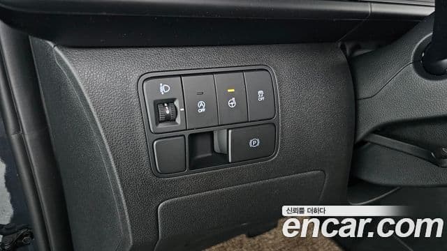 Hyundai Staria 2023 — Şəkil 18/20