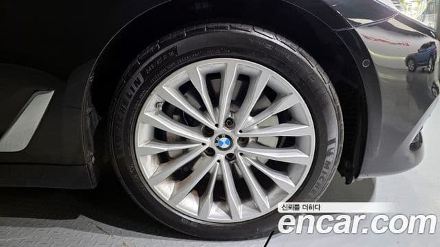 BMW 5 Series 2018 — Şəkil 4/20