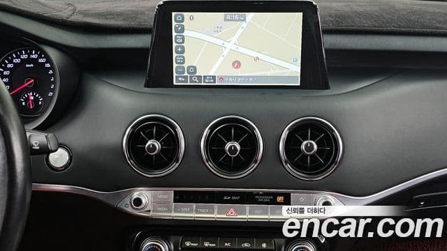 Kia Stinger 2019 — Şəkil 14/20
