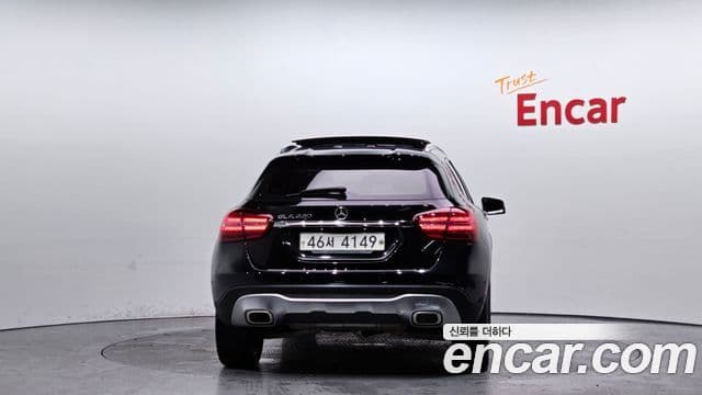 Mercedes-Benz GLA-Class 2019 — Şəkil 9/20