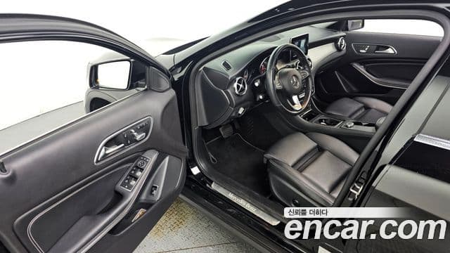 Mercedes-Benz GLA-Class 2019 — Şəkil 6/20