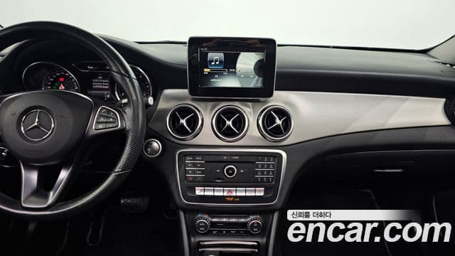 Mercedes-Benz GLA-Class 2019 — Şəkil 3/20