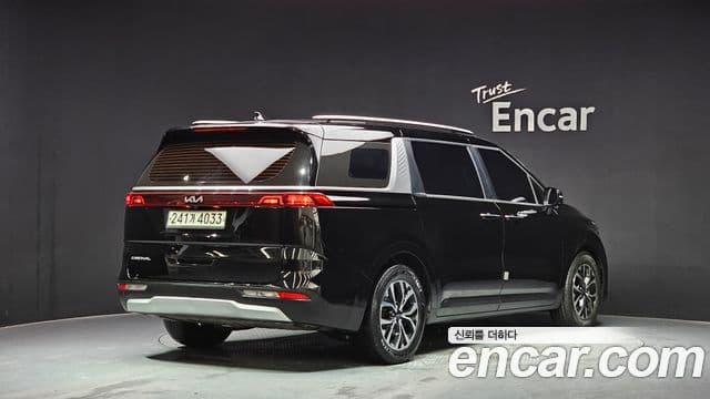 Kia Carnival 2021 — ფოტო 2/20