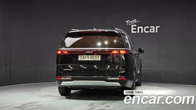Kia Carnival 2021 — ფოტო 4/20