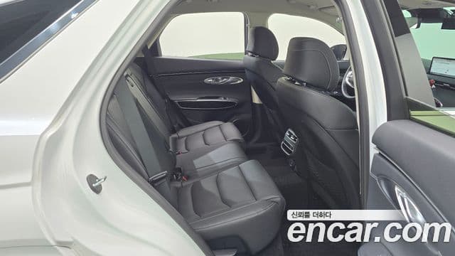 Genesis GV70 2022 — ფოტო 12/20