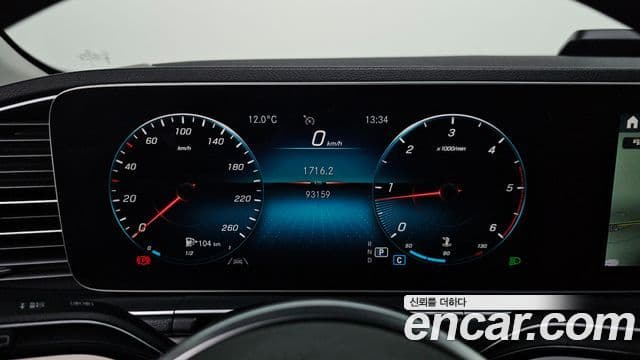 Mercedes-Benz GLE-Class 2019 — ფოტო 8/20