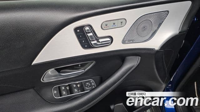 Mercedes-Benz GLE-Class 2019 — ფოტო 18/20