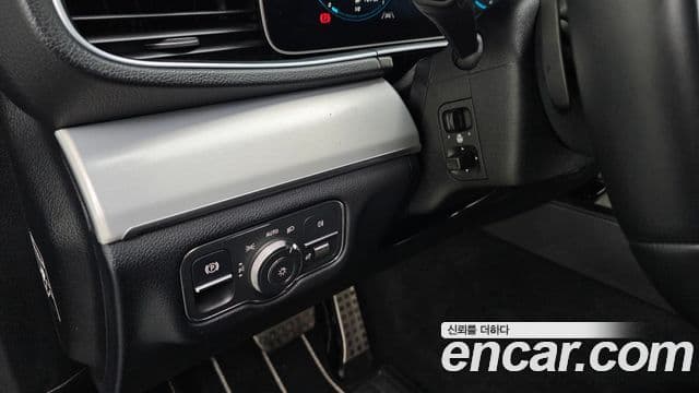 Mercedes-Benz GLE-Class 2019 — ფოტო 19/20