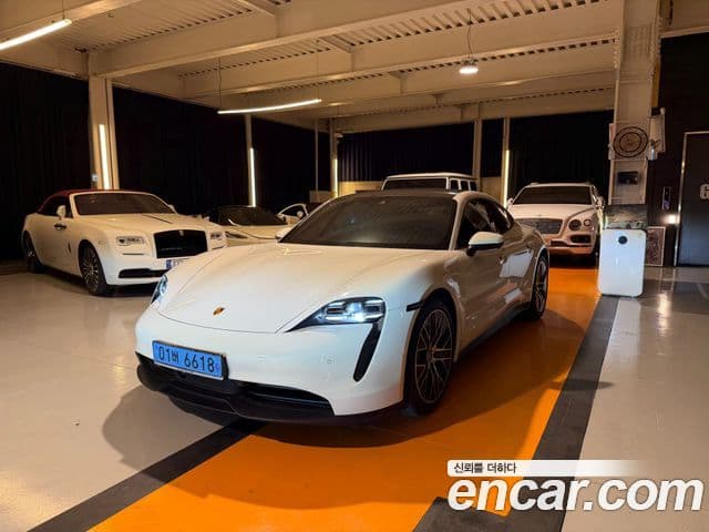 Porsche Taycan 2023 — Photo 4/18