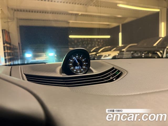 Porsche Taycan 2023 — Photo 11/18