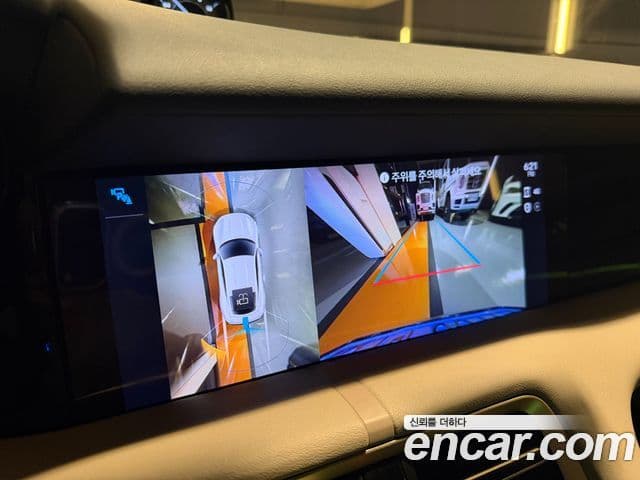 Porsche Taycan 2023 — Photo 12/18