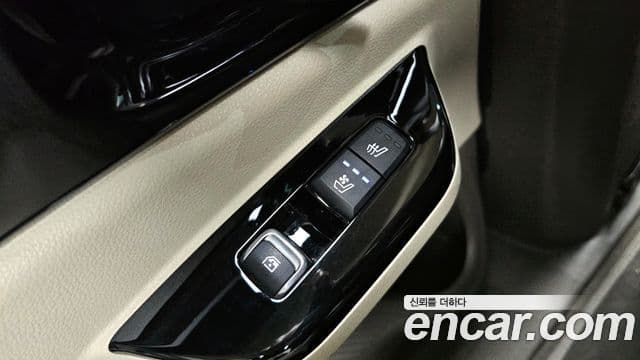 Kia Carnival 2021 — Фото 17/20