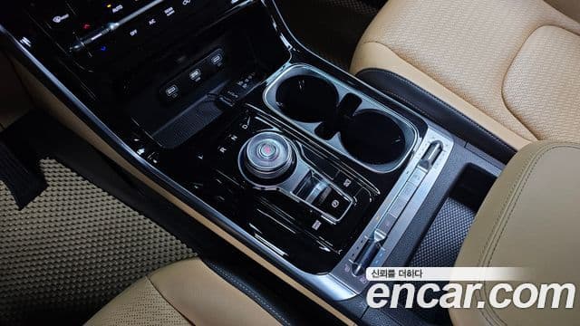 Kia Carnival 2022 — ფოტო 7/20