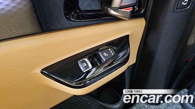 Kia Carnival 2022 — ფოტო 17/20