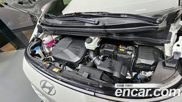 Hyundai Staria 2025 — Şəkil 6/20
