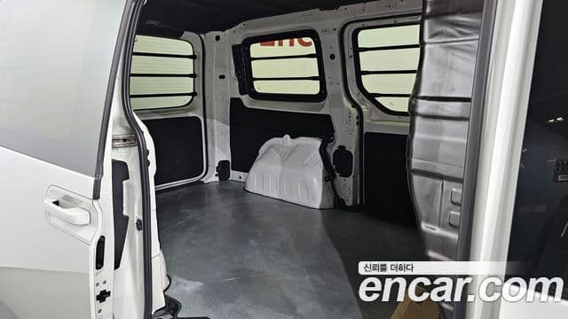 Hyundai Staria 2025 — Şəkil 12/20