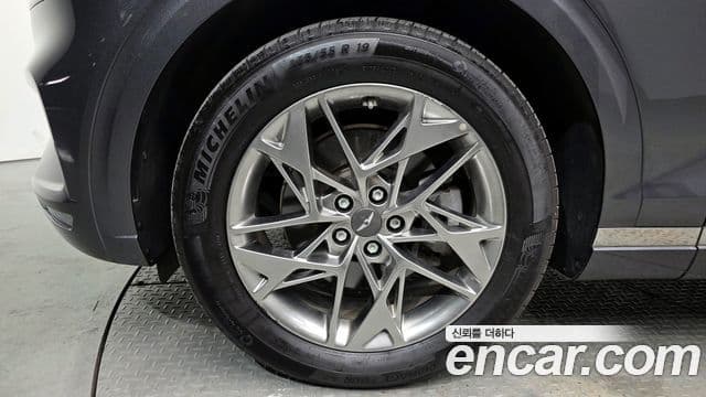 Genesis GV70 2021 — Photo 7/20