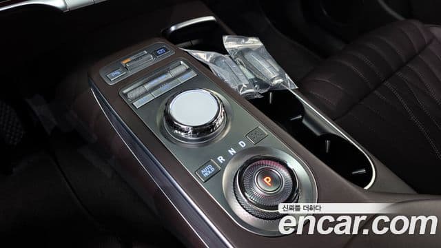 Genesis GV70 2021 — Photo 5/20