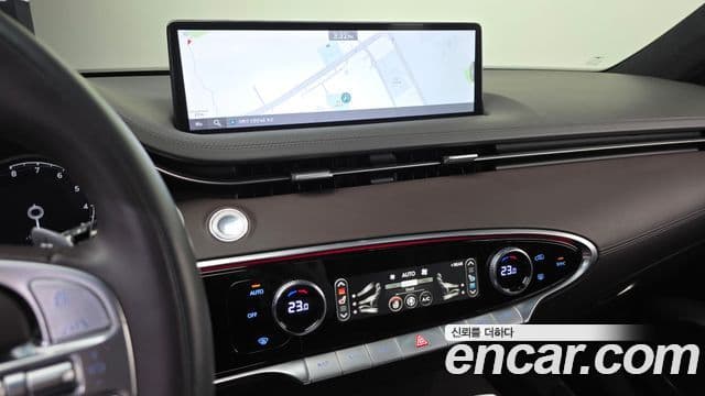 Genesis GV70 2021 — Photo 2/20