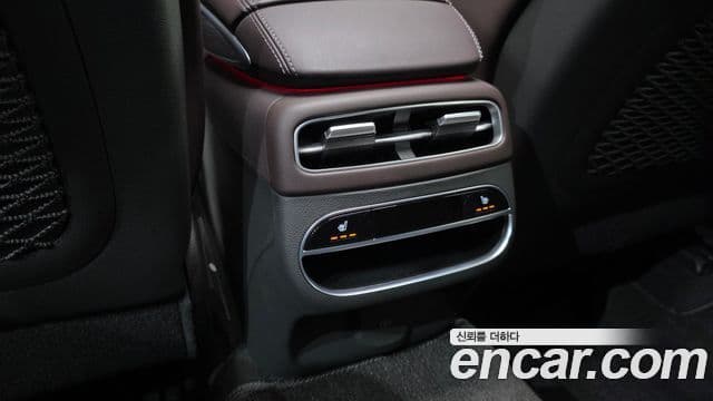 Genesis GV70 2021 — Photo 16/20