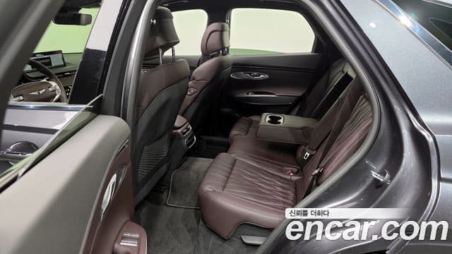 Genesis GV70 2021 — Photo 8/20
