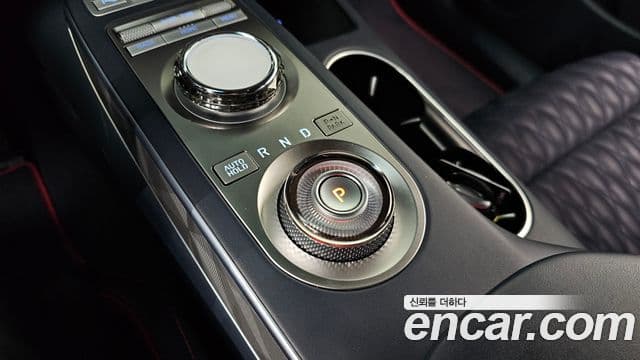 Genesis GV70 2022 — Şəkil 9/20