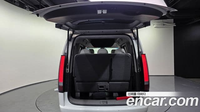 Hyundai Staria 2022 — Şəkil 17/20