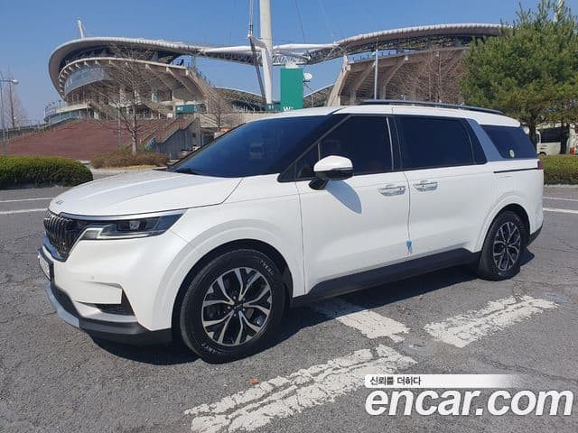 Kia Carnival 2022 — ფოტო 1/20