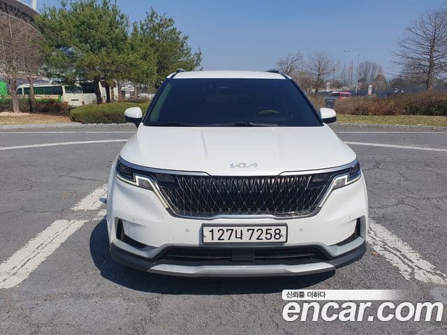 Kia Carnival 2022 — ფოტო 2/20