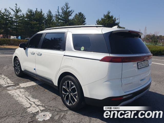 Kia Carnival 2022 — ფოტო 9/20