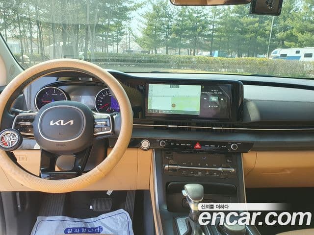 Kia Carnival 2022 — ფოტო 10/20