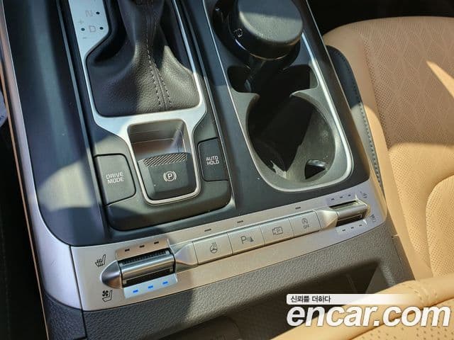 Kia Carnival 2022 — ფოტო 15/20