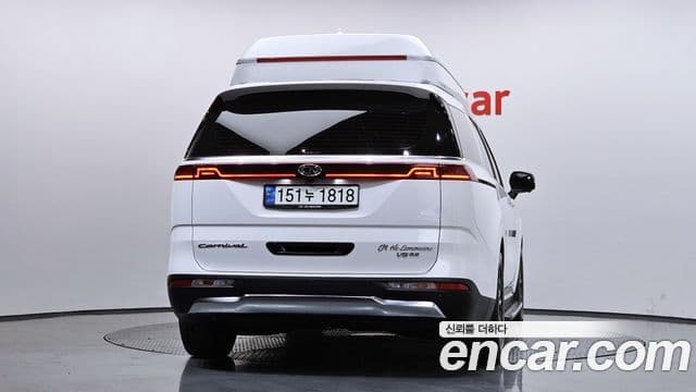 Kia Carnival 2021 — фото 3 из 20