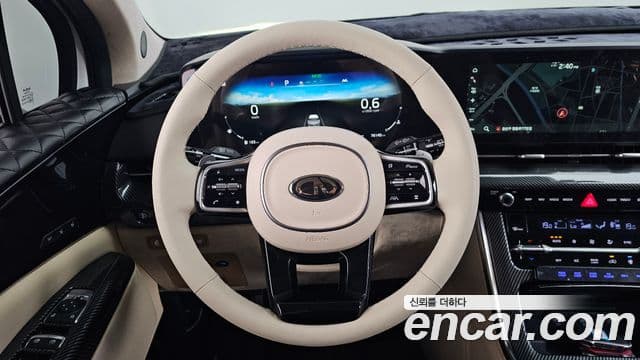 Kia Carnival 2021 — фото 13 из 20