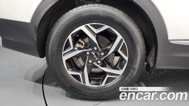 Kia Sportage 2021 — ფოტო 5/20