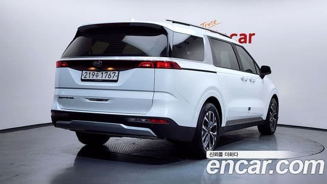 Kia Carnival 2020 — ფოტო 2/20