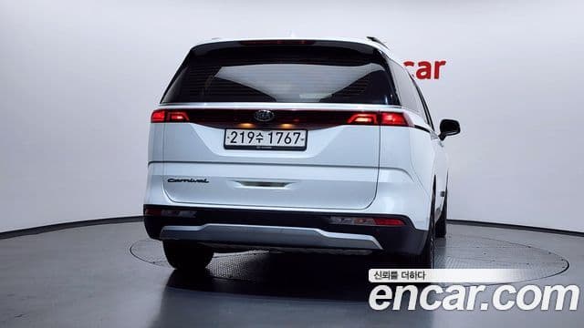 Kia Carnival 2020 — ფოტო 4/20