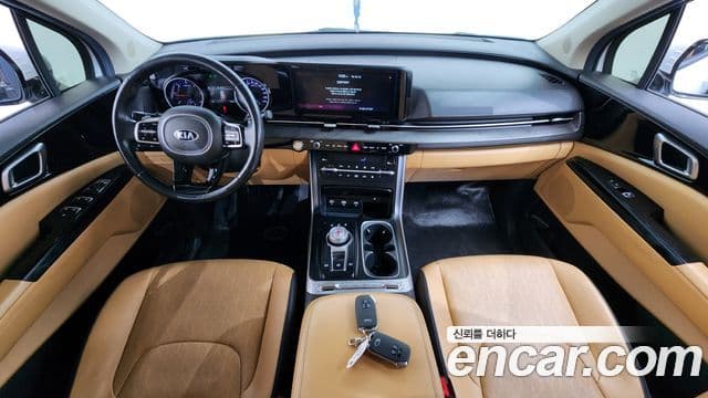 Kia Carnival 2020 — фото 7 из 20